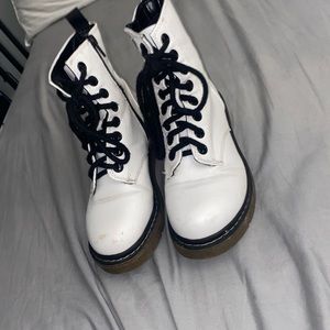 White combat boots 🤍